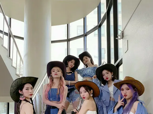 【t公式】OH MY GIRL、[ #OhTimes] 200626 MUSIC BANK📸 上半期決算で会ったOH MY GIRL！  「荒野の用心棒」のコ