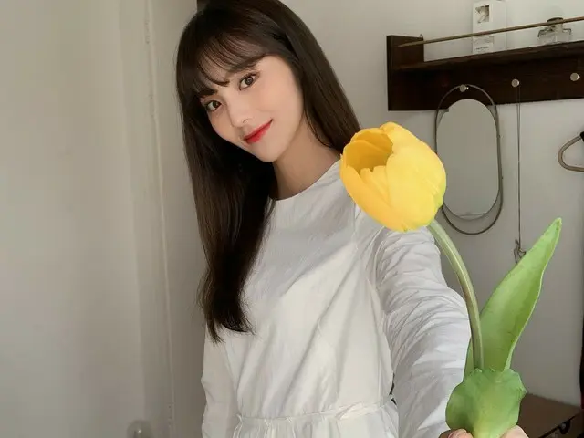 【t公式】今月の少女(Loona)、 #今月の少女(LOONA)(LOOПΔ)OFFICIAL LIGHT STICKやアクセサリー一般販売START！下のアド