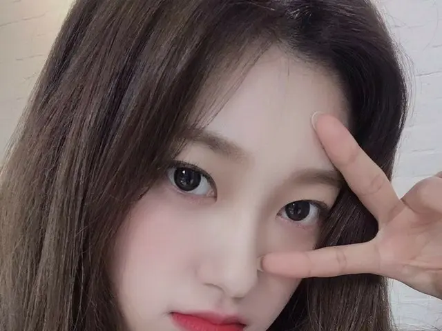 【t公式】今月の少女(Loona)、[ #チェリ/ #Choerry] Orbit！レッド＆ホワイトチェリです！月のログを熱心に準備しているからです！たくさん期