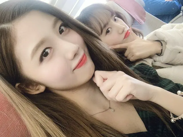 【t公式】Cherry Bullet、[ YUJU]ヘユンお姉さんとモグモグ！ #CherryBullet #Cherry Bullet