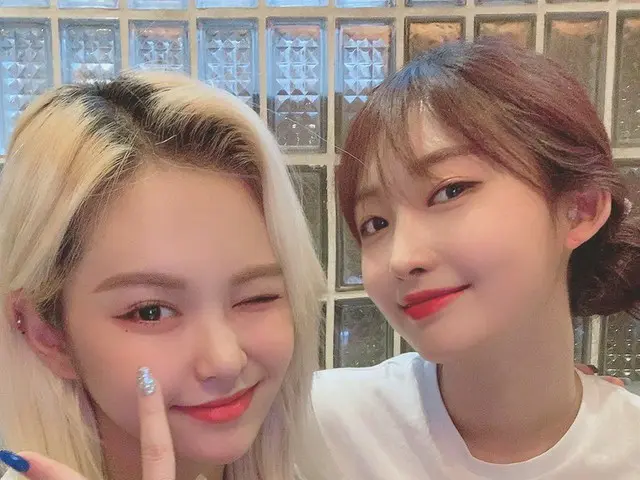 【t公式】EVERGLOW、[ #理由] 県イラン #答えを与えてチャレンジに参加しました😛 天気暑い