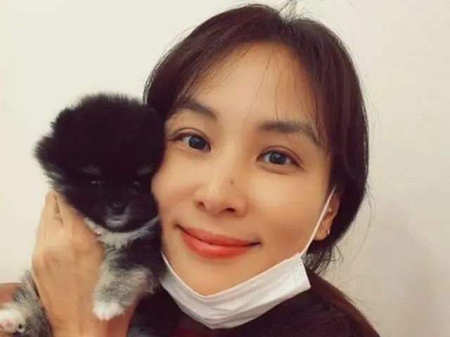 俳優チャン・ドンゴン の妻で女優コ・ソヨン、SNSに愛犬との写真掲載で騒動に。