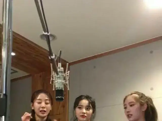 【t公式】今月の少女(Loona)、[今月の少女(LOONA)KickKick #207]   ジンソルこれはかわいいふりをするのではなく可愛く生まれたものなの