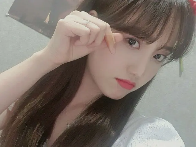 【t公式】Cherry Bullet、[ #ヘユン#HAEYOON]懐かしい私たちルーレットのモハよく〜？🌼 #CherryBullet #CherryBul