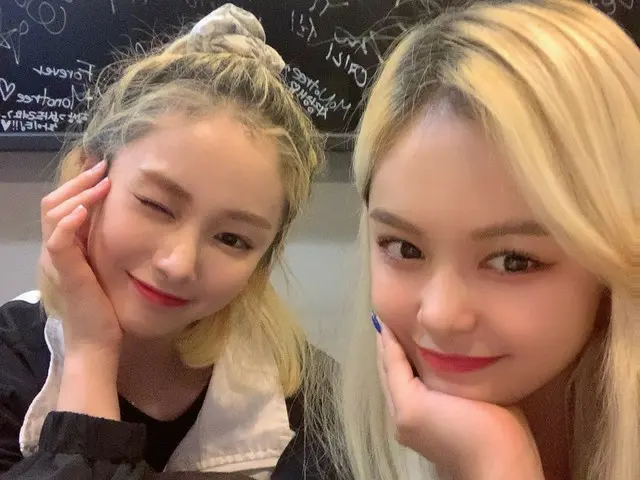 【t公式】EVERGLOW、[ #理由]フォーエバー短いが嬉しかったオオ🍩🍩こんにちは👋🏻 