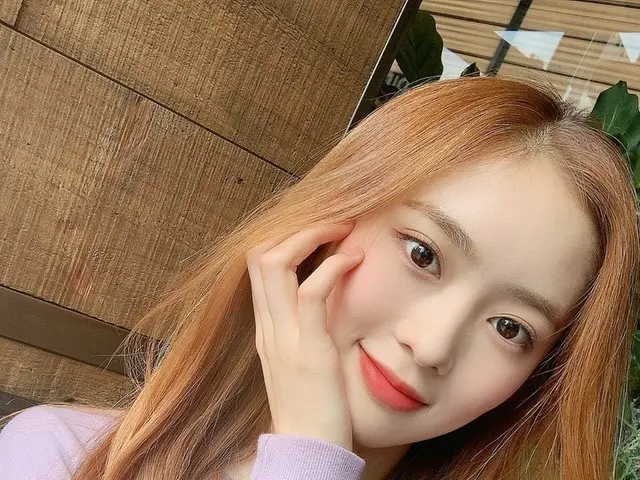 【t公式】Cherry Bullet、[ #メイ#MAY]雨がたくさん来ますねㅠㅠ がんばっルーレット💜☂ #CherryBullet #CherryBull