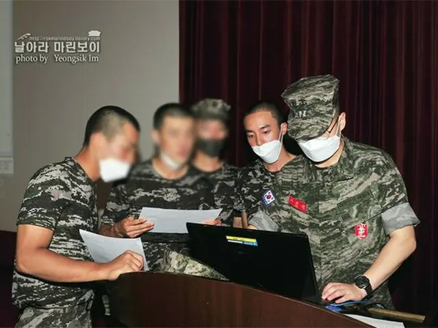 海兵隊に入隊の歌手ロイ・キム、海兵隊公式ブログにて訓練所での近況公開