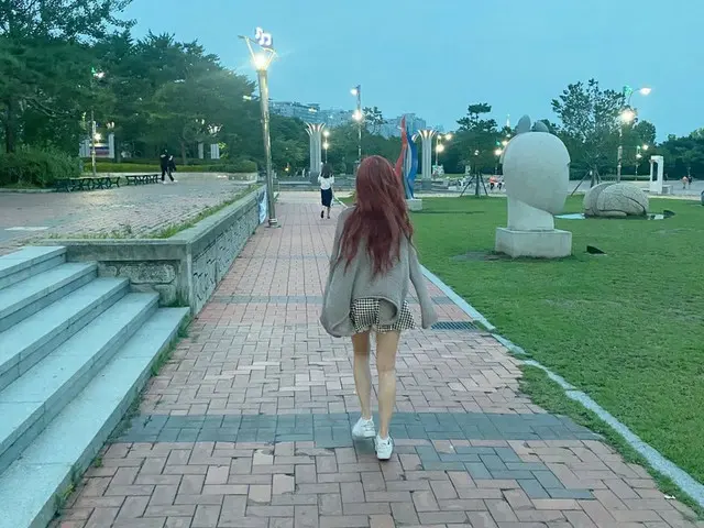 【t公式】Cherry Bullet、[#YUJU]練習終わってルーレットに会うと思うと 気持ちよくなって