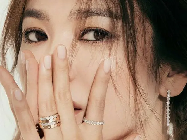 「復縁説」#ソン・ヘギョ、本日公開の画報が韓国で話題。