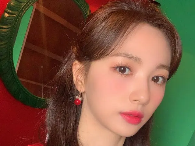 【t公式】Cherry Bullet、[ #サポート#JIWON]きれいなヘアラングメイクやら衣装😍 おやすみ😊 #CherryBullet #Cherry