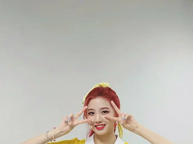 【t公式】Cherry Bullet、[ #ユーズド#YUJU]や頭結んオ😎🌼🍌🟡💛 #CherryBullet #Cherry Bullet