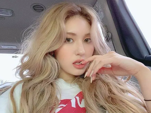 【g公式】IOI_出身チョン・ソミ、👩🏼👱🏻♀️🧝🏻♀️👸🏼💋   