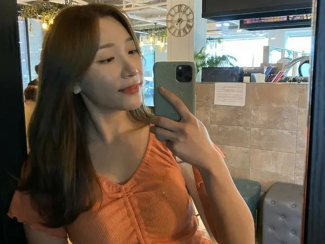 【t公式】LABOUM、[ #ソヨン】鏡ショットもきれいさそのもの🧡   #LABOUM #LABOUM #SOYEON 