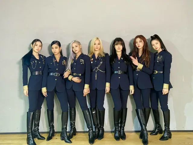 【t公式】CLC、[📸] 200910 #エムカウントダウンパフォーマンス職人チᆾハニーと制服まで完璧だったエムカウントダウン#HELICOPTER！ 🚁 
