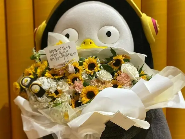 韓国人気クリエーター_ペンス、「韓国放送大賞」でファンからもらった花束のサイズが話題に