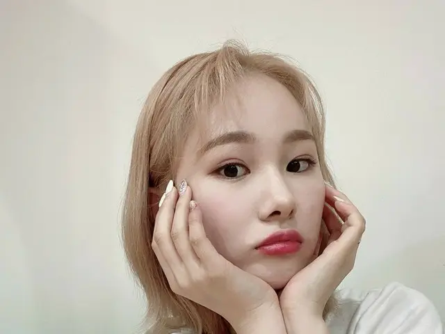 【t公式】EVERGLOW、[ #ミア]私たちのフォーエバー〜ご飯は食べた！会いたい 