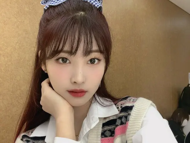 【t公式】EVERGLOW、[ #県]今日は天気妖精なくスポ妖精だった🌤 ションショ今日無事完了🧃❤ 