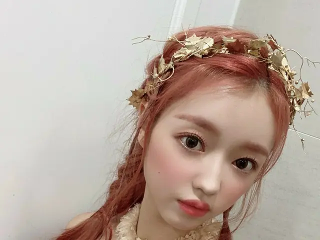 【t公式】OH MY GIRL、[ #OhTimes] 200918 MUSIC BANK📸 ミラクル皆さん、今日のエンディングましたか？🧡 ペコム！首を差