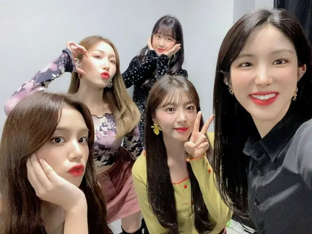 【t公式】LABOUM、[ #LABOUM]ラテ💗しばらくして、10時40分！ 2020ミュコンオンラインコンサートで会いましょう〜  #LABOUM #MU