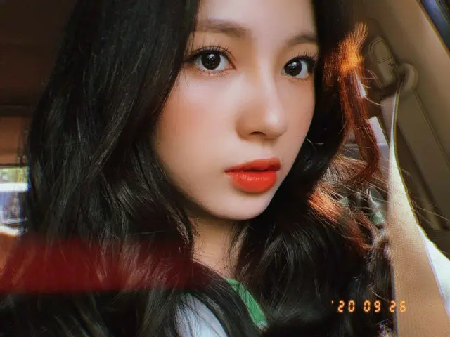 【t公式】Cherry Bullet、[ #サポート#JIWON]セルカラング～～！ 空～～～～☁️ #CherryBullet #CherryBullet