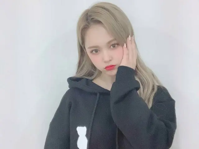 【t公式】EVERGLOW、[ #イユ】フォーエバー～～！スタジオダンス見ましたか？どうですか？私たちの素敵でしたか？フォーエバーに見せようと頑張りました！どう