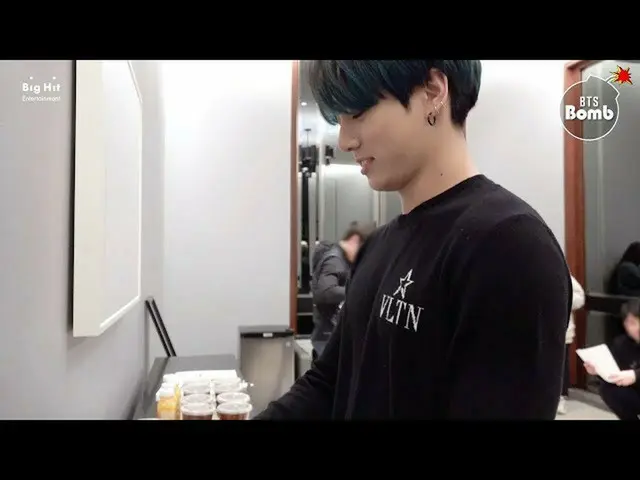 【公式】防弾少年団、[BANGTAN BOMB] Spelling with Water Bottles  -  BTS(BTS(防弾少年団))  