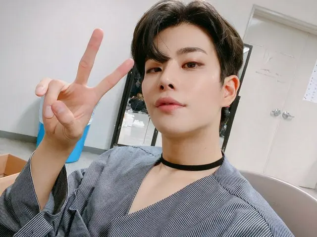 【T公式】ASTRO、変身!!!!!🕶ライターエム歌手 #ウハハハハト