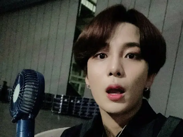 【T公式】ATEEZ、[ #ジョンホ]後程、本舞台のために熱心に準備中！後程会っ用大🥰 #ATEEZ #ATEEZ