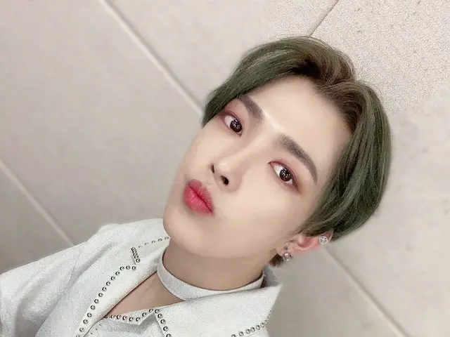 【T公式】ATEEZ、[ #ホンジュン]いつもそばにいてくれてありがとうATINY🥰 #ATEEZ #ATEEZ