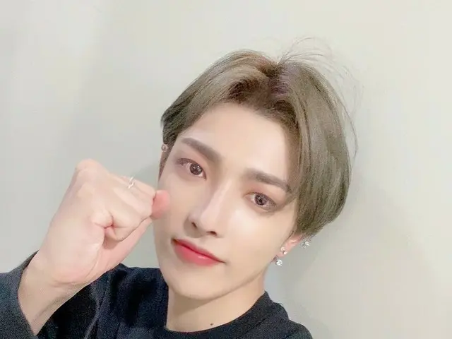 【T公式】ATEEZ、[ #ホンジュン]今日💪🖐 #ATEEZ #ATEEZ