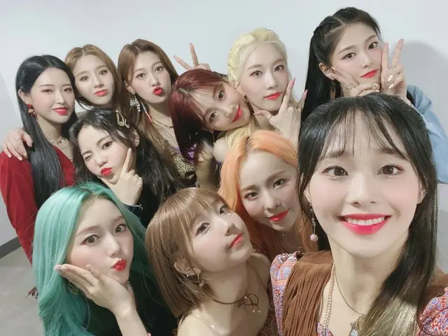 【t公式】今月の少女(Loona)、 #今月の少女(LOONA)エムカウントダウン出席完了💫👊今日の午後6時(KST)中毒性の強い「Why Not？」とOr