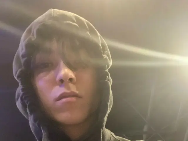 【JT公式】SEVENTEEN、RT pledis_17：[17'Sバーノン]百万年ぶりにセルカ〜
