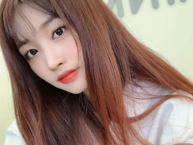 【t公式】EVERGLOW、写真も置いて佳麗💕