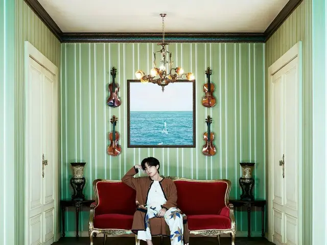 【d公式big】#BTS #BTS(防弾少年団)#BTS_BE Concept Photo  - ヴィ(V) 🎧 #Curated_by_BTS #V #ヴィ