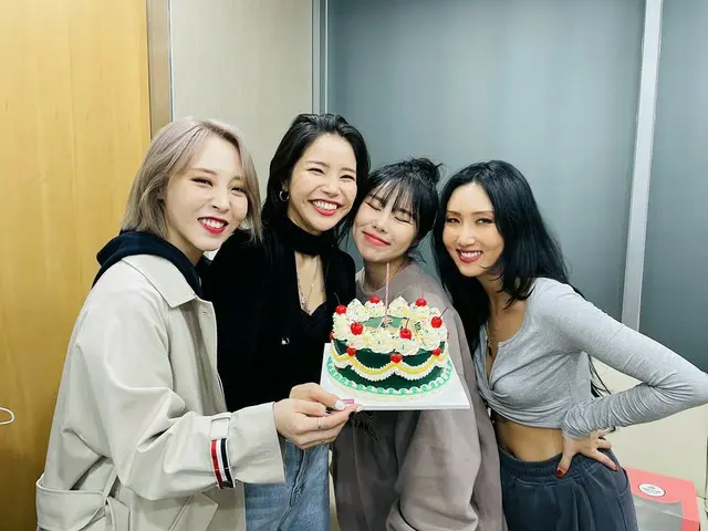 【t公式】MAMAMOO、[ #MAMAMOO]私たちムームー皆さん、今回の[TRAVEL]アルバム活動もよろしくお願いします🙌🏻私たちムームー常にありがた