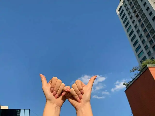 【g公式】RED VELVET、9月7日は青空の日公式記念日です！私たちが住んでいる地球のために私たちのウェンディと鋭く、そしてワラビー皆さん一緒です！🤙🏻