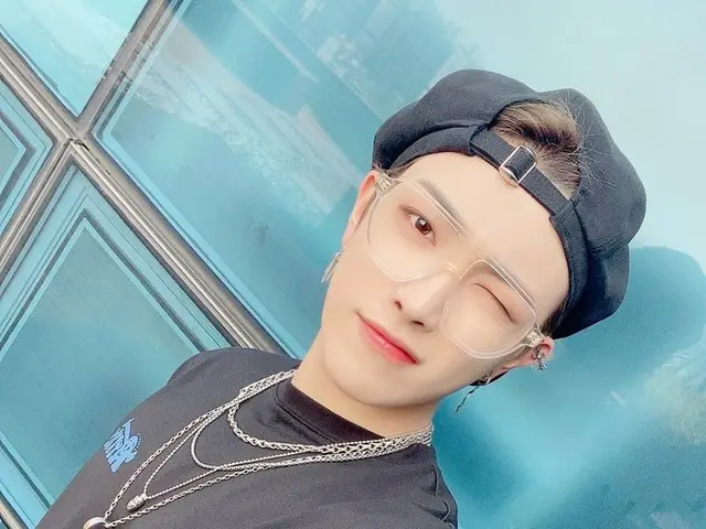 【T公式】ATEEZ、[ #ホンジュン】もう月曜日...みんなファイト！💪💪 #ATEEZ #ATEEZ