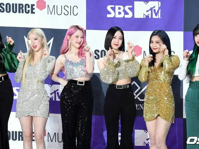 GFRIEND、ニューアルバム「回:Walpurgis Night」のショーケースを開催