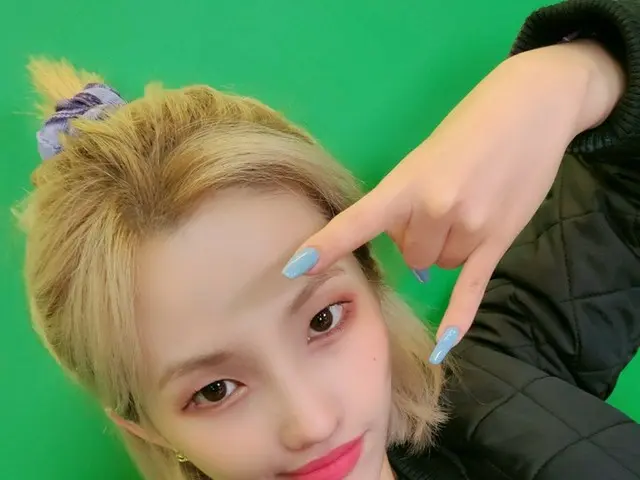 【t公式】(G)I-DLE_、[📢]しばらくして9時ソヨンがロールゲーム放送が開始されます！早く来てネバーランド❤💜