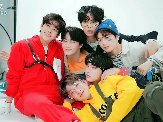 【d公式fan】【 #ASTRO] [ポスト] ASTROシーズングリーティングと2021 Ready、Start！ ▶ #ネイバー_ポスト#ASTRO#アロハ