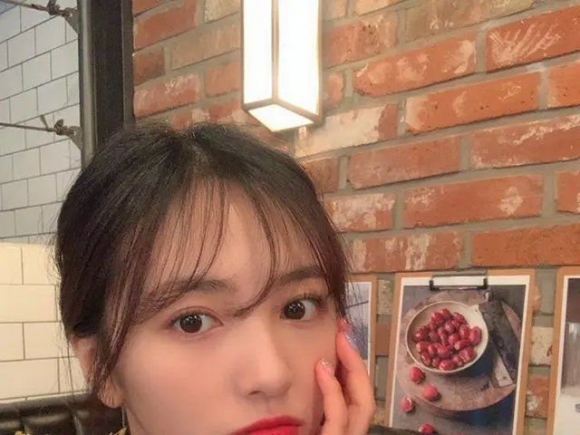 【t公式】Cherry Bullet、[ #サポート#JIWON]夏の撮ったセルカ💛 ルーレットご飯モクジャ😆😆 #CherryBullet #Cherr