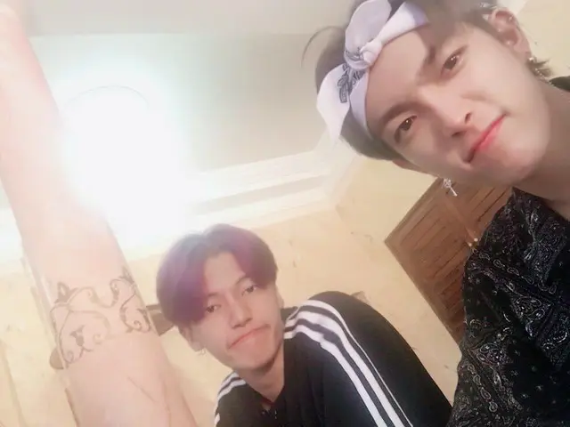 【T公式】ATEEZ、[ #ホンジュン]監督の誕生日おめでとうございます🥳これからもよろしくお願いします〜 #ATEEZ #ATEEZ