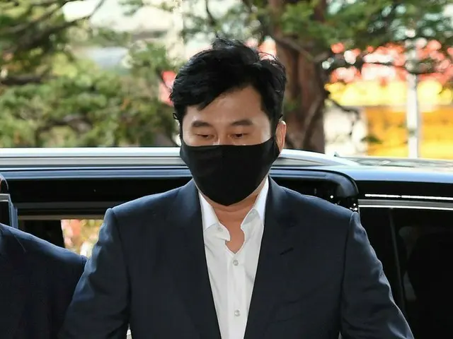 ヤン・ヒョンソク YG元代表、遠征賭博容疑の宣告公判に出廷