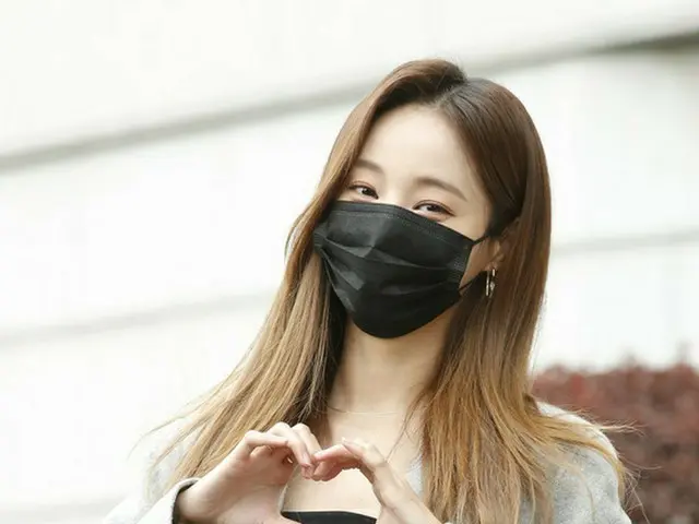 「MOMOLAND」元メンバーのヨヌ、ドラマ「浮気をしたら死ぬ」の制作発表会のためKBSへ