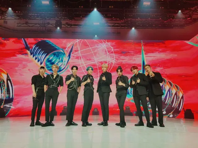 【T公式】ATEEZ、[📷] TODAY ATEEZ 舞台で最も輝くATEEZ✌️ 今日ATINYに素敵な舞台を見せできて幸せです🥰今後も様々な舞台で会いま