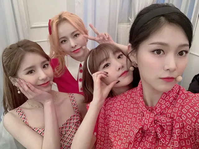【t公式】今月の少女(Loona)、応援棒持ってお茶の間1列に位置づけたが、Orbit？💫#今月の少女(LOONA)の「声(Voice)」の舞台楽しみながら、