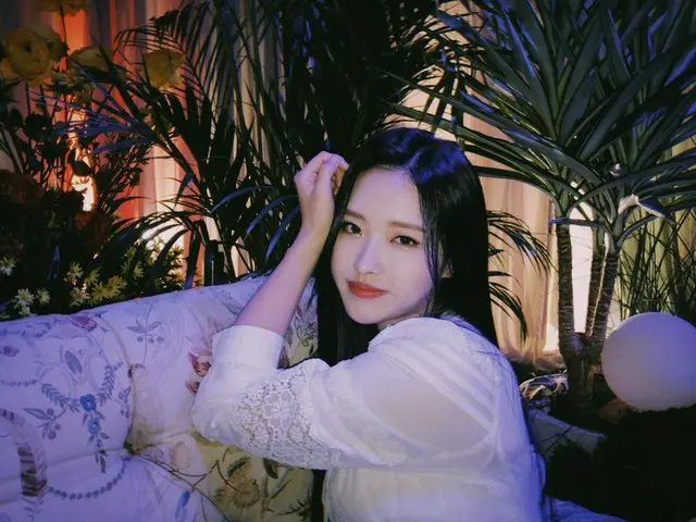 【t公式】今月の少女(Loona)、[ #OliviaHye]ピルカに落ちたムービー撮影。