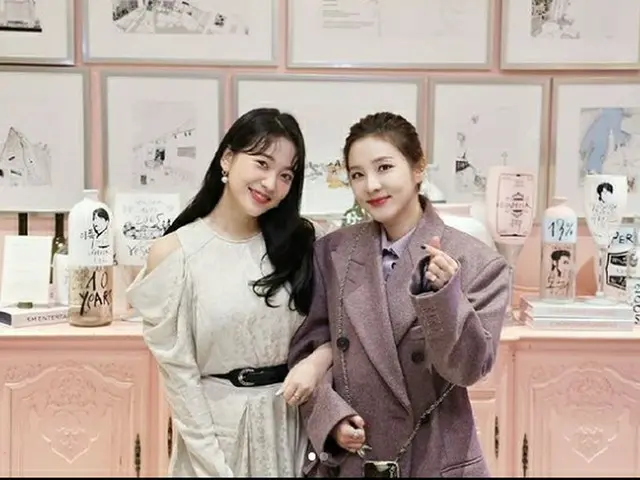 YG所属_DARA(元2NE1)、イェリ(Red Velvet)のYouTubeチャンネル出演のためSM社屋に登場して話題に