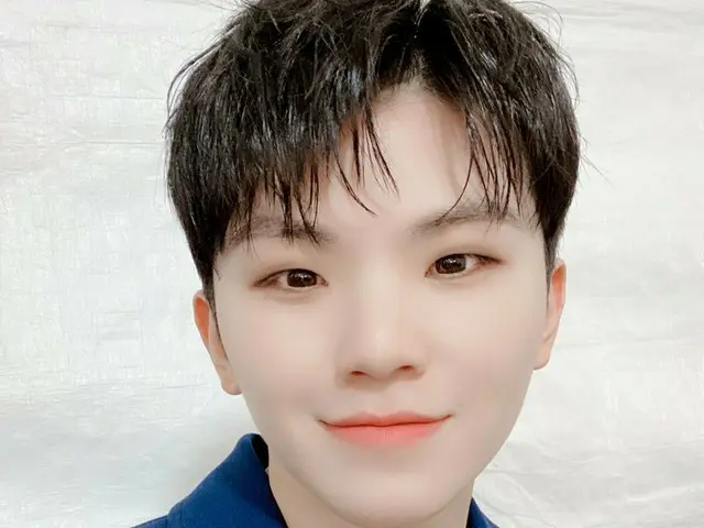 【JT公式】SEVENTEEN、RT pledis_17：[17'S Woozi]セルカ撮るのを忘れてた、ごめん