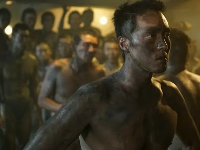 映画「軍艦島」出演のソ・ジソブとソン・ジュンギ、未公開スチルカットを公開。